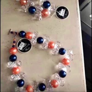 Boutique necklace and bracelet